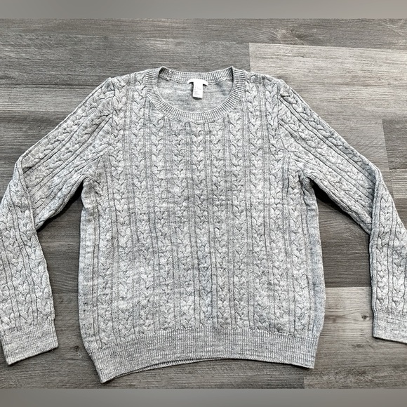 Women’s H&M Gray Cable Knit Crewneck Sweater - Picture 1 of 8